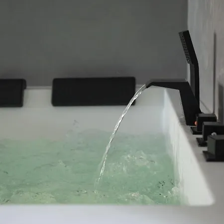 Ennea - Jacuzzi & Luxury (adults Only) * Перпиньан