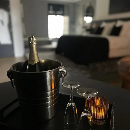 Апартаменты Ennea - Jacuzzi & Luxury (adults Only)